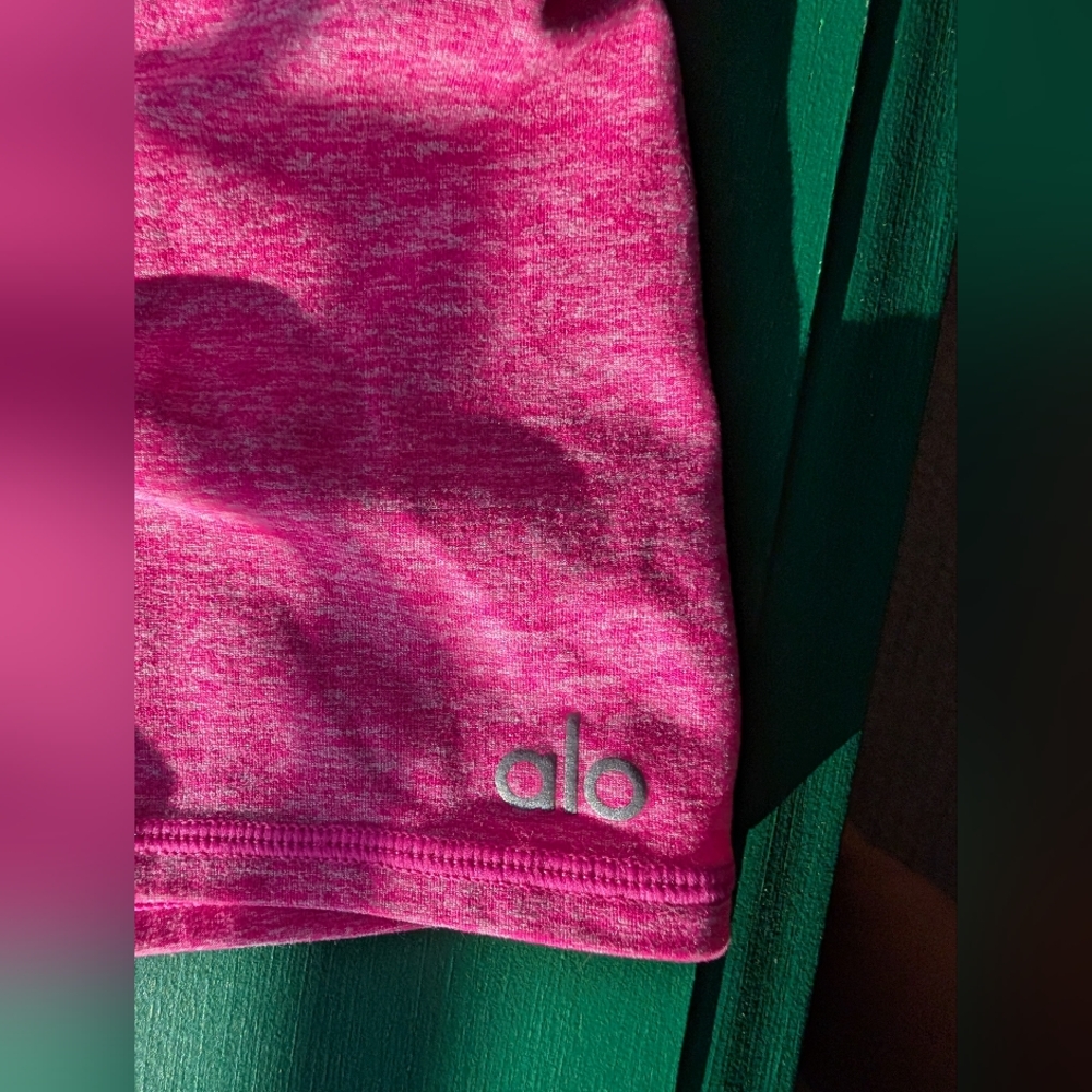 Alo Pink Sports Bra and Shorts Set - Picture 2 of 8